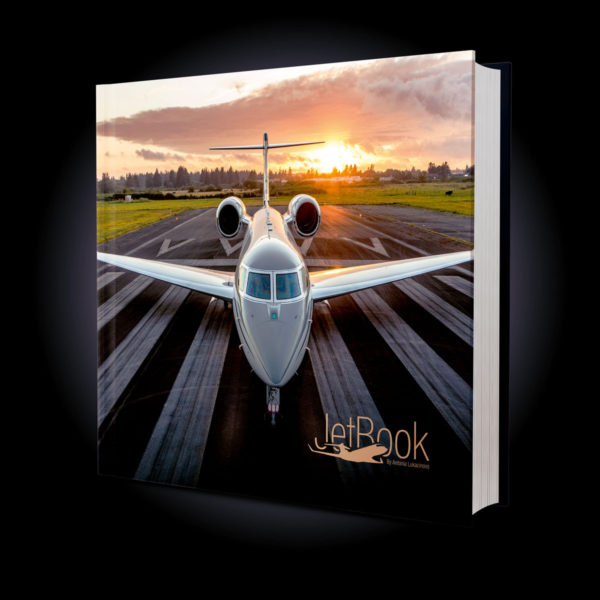 JetBook by Antonia Lukacinova